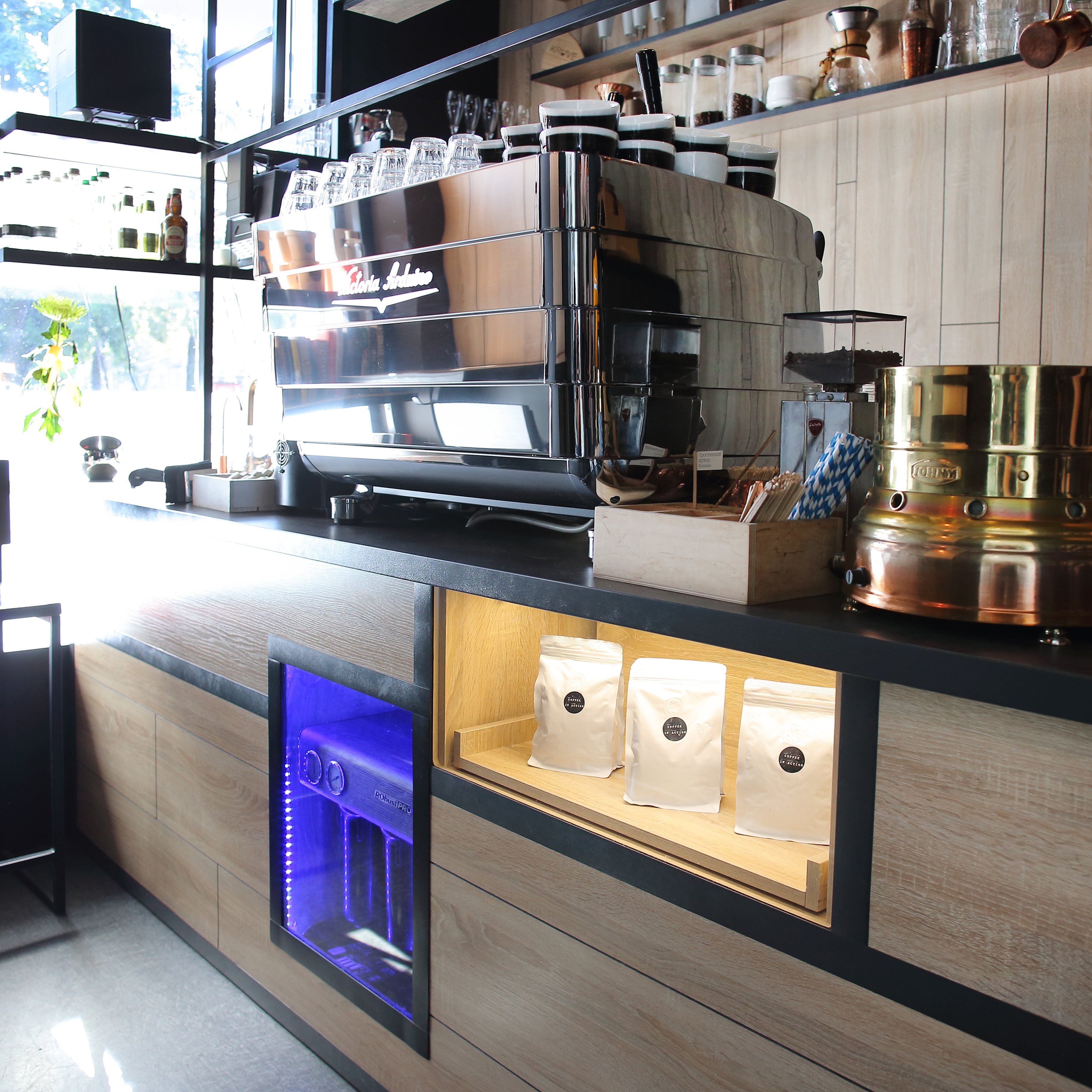 Water purification for a coffee shop "COFFEE IN ACTION"
