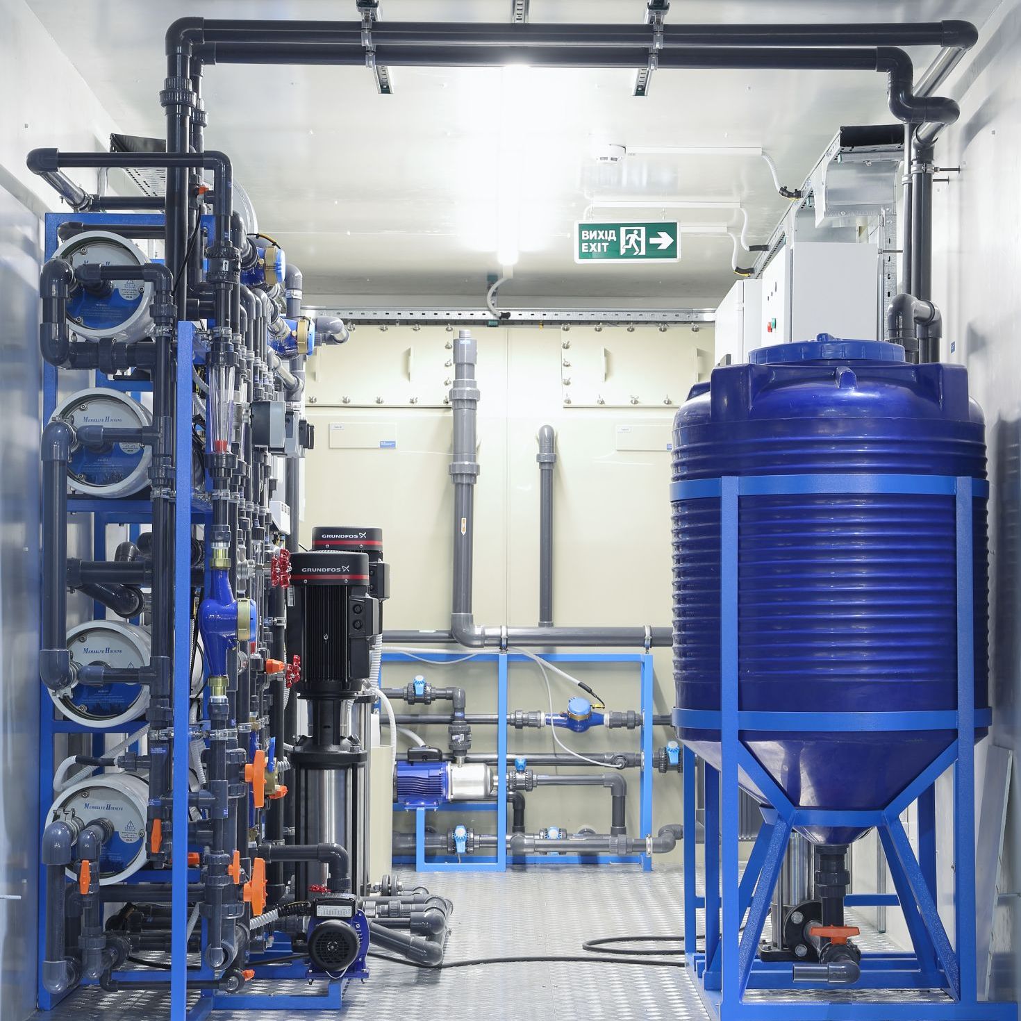 Automated borehole water treatment for a poultry site