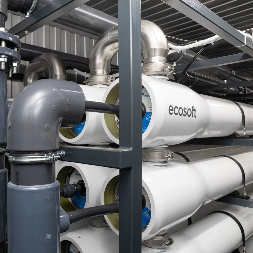 Osmosi inversa containerizzata per la fornitura di acqua di processo ad alta capacità
