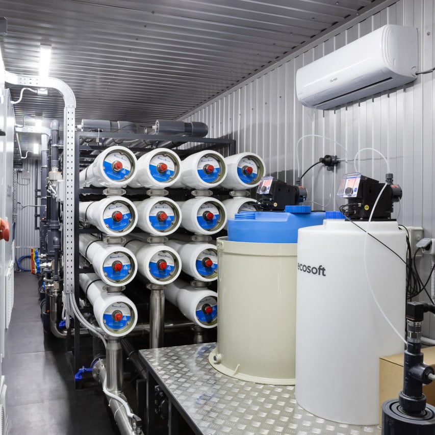 Osmosi inversa containerizzata per la fornitura di acqua di processo ad alta capacità