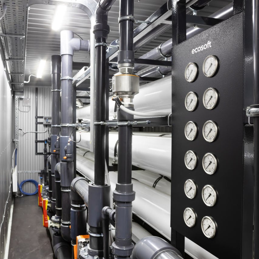 Osmosi inversa containerizzata per la fornitura di acqua di processo ad alta capacità