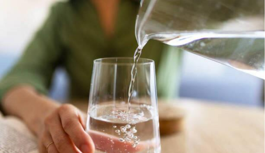 Peut-on boire une eau qui sent l’œuf pourri ?