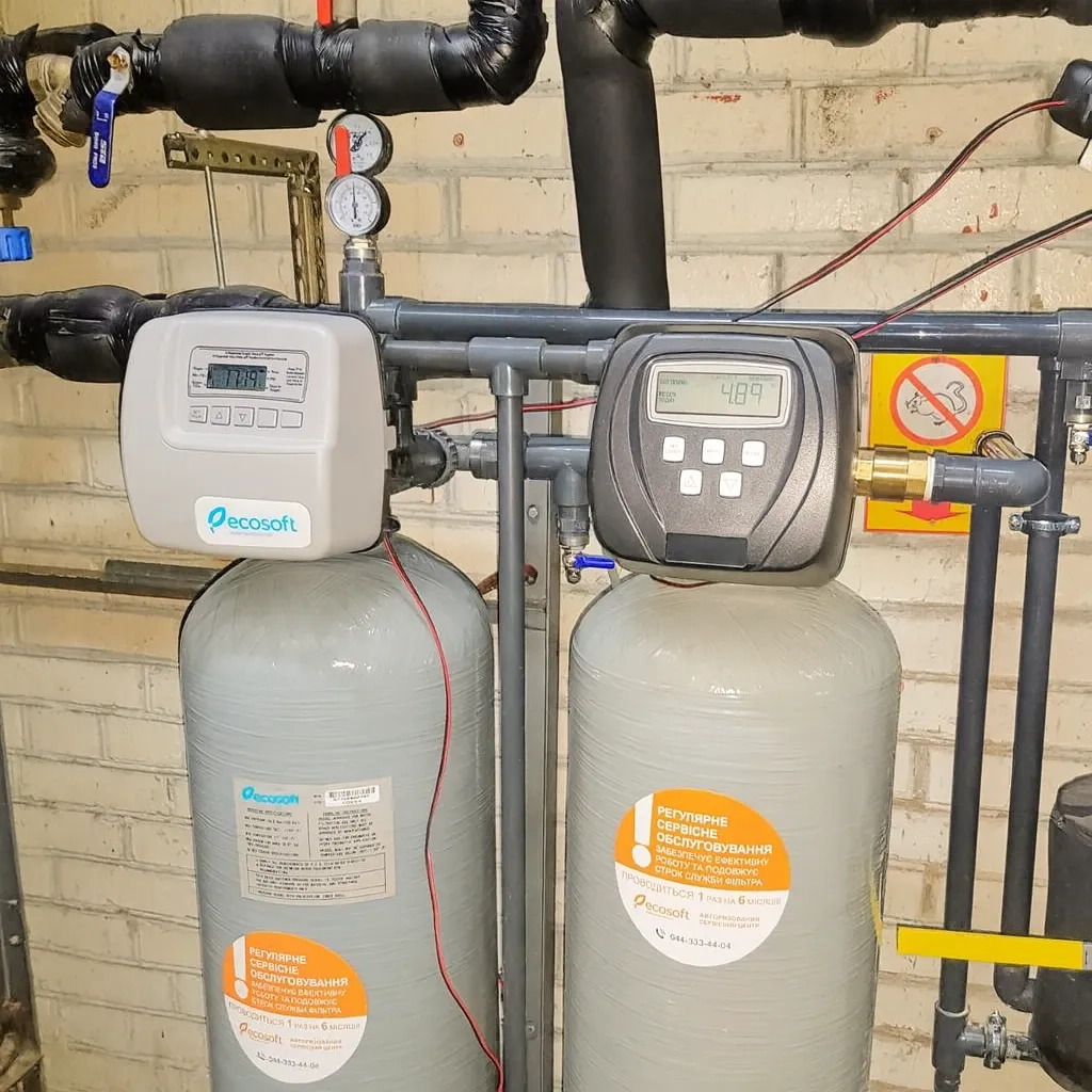 Comprehensive water purification on Mezhyhirska Street