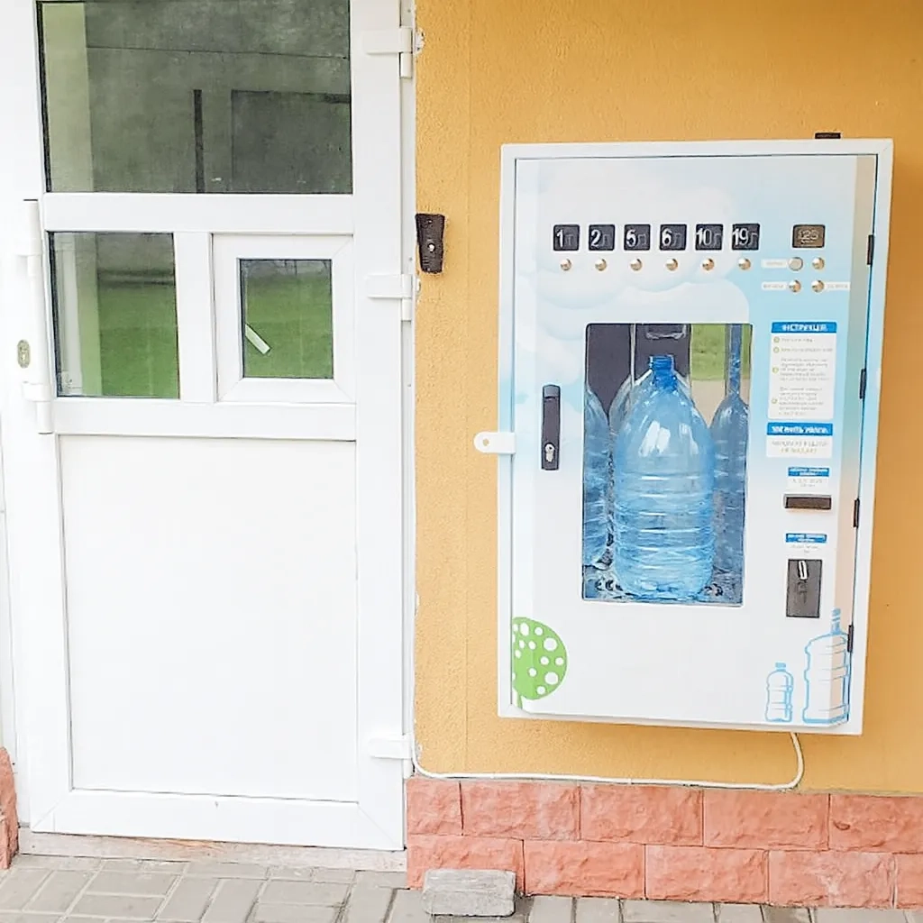 Panneau de distribution d’eau dans le complexe résidentiel Chaika